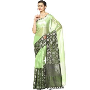 Green woven kanchipuram silk saree with blouse 4