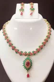 Multicolor necklaces