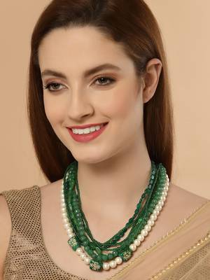 Green pearl necklaces 1