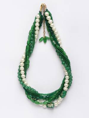 Green pearl necklaces 3