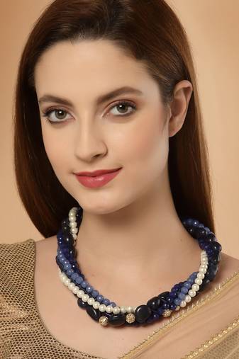 Blue pearl necklaces