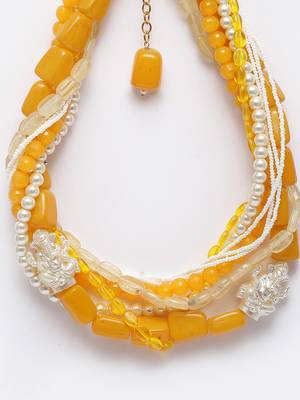 Yellow pearl necklaces 4
