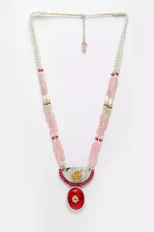 Red pearl necklaces