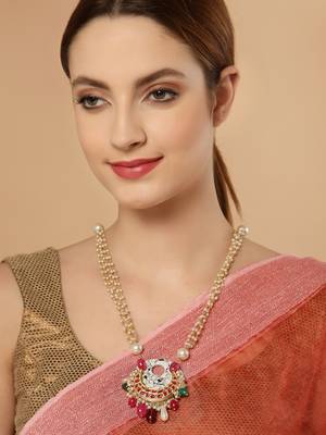 Red pearl necklaces 1
