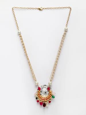 Red pearl necklaces 3