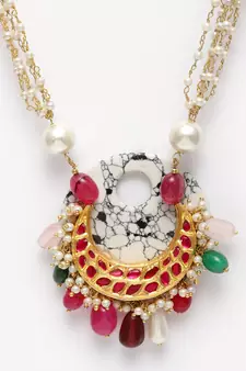 Red pearl necklaces