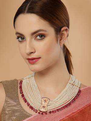Peach pearl necklaces 1