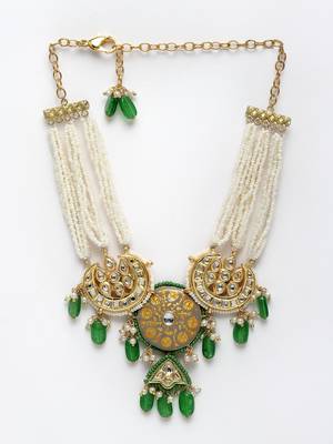 Green pearl necklaces 3