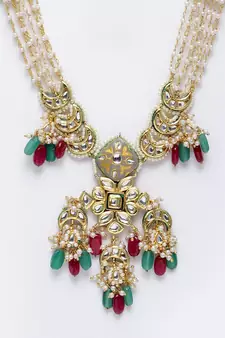 Green pearl necklaces