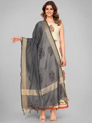 Vbuyz Women'S Art Silk Grey Striped Dupatta 1