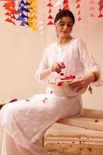 Hand Embroidered White Georgette Lucknowi Chikankari Indian Women Kurta With Slip