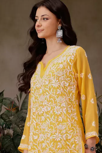 Women'S Hand Embroidered Yellow Georgette Lucknow Chikankari Straight Kurta With Slip