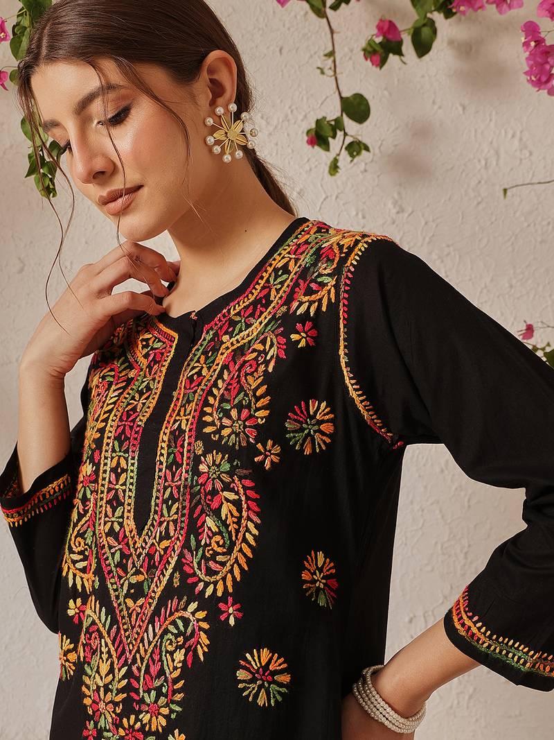 Women'S Hand Embroidered Black Cotton Lucknowi Chikankari Straight Women Kurta