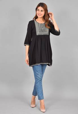 Black embroidered Short Kurta  5