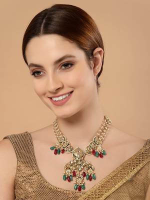 Green pearl necklaces 1