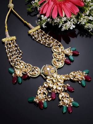 Green pearl necklaces 4