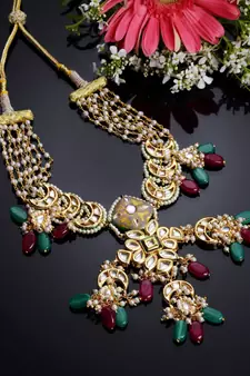 Green pearl necklaces