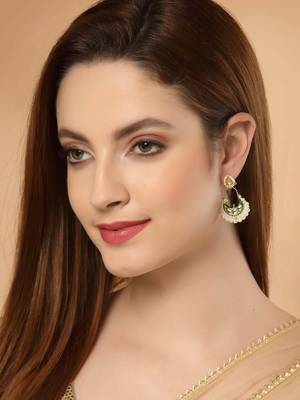 Green zircon   earrings 1