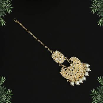White maang-tikka 1
