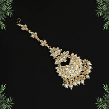 White maang-tikka 1