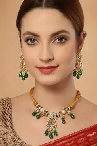 Green pearl necklaces