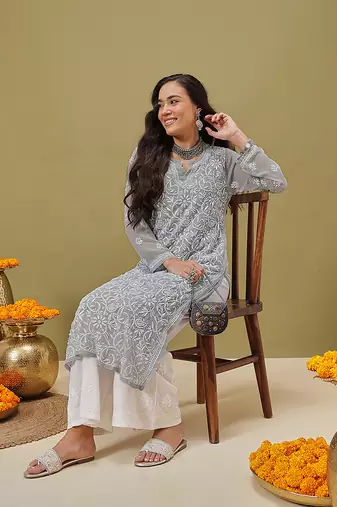 Hand Embroidered Grey Georgette Lucknow Chikankari Women Kurta With Slip