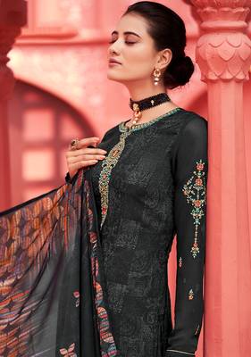 Black digital print crepe salwar 4