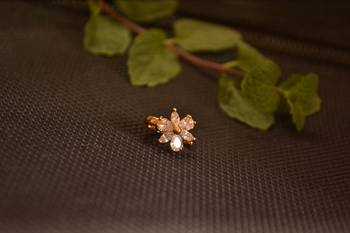Sizzling gold floral diamond cubic zirconia clipon nose-ring or nosepin 2