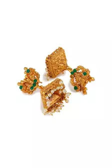 Antique Matte Gold Finish Green Stone Studded Temple Jewellery set
