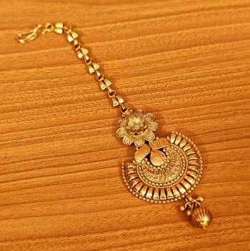 Gold maang-tikka 1