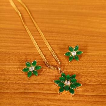 Green emerald  pendants 1