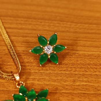 Green emerald  pendants 2