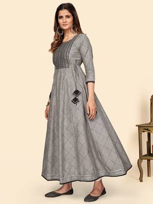 Vbuyz Women'S Embroidered Anarkali Cotton Bland Grey Stitched Kurta 4