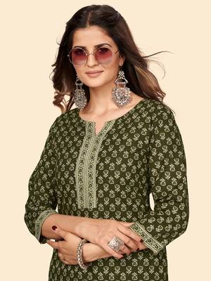Vbuyz Women'S Floral Print Straight Cotton Green Stitched Kurta 6