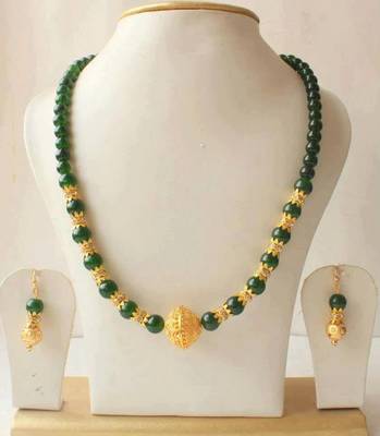 Gorgeous Emerald Gold Tone Necklace Set 1