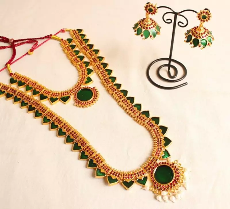 BEAUTIFUL TRADITIONAL KERALA STYLE 4 PC JEWEL SET