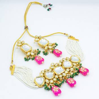 Multicolor chokers 1