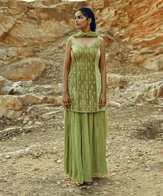 Pista Velvet Sharara Set 1