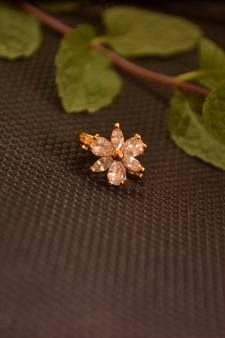 Sizzling gold floral diamond cubic zirconia clipon nose-ring or nosepin