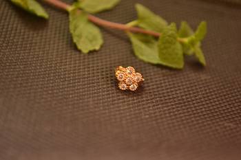 Designer Stone Gold nose-ring or Nose Pin 2