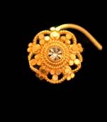 Gold diamond nose-ring