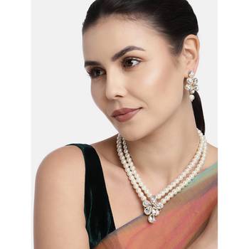 Traditional Kundan & Pearl Studded Necklace Jewellery Set For Women  1