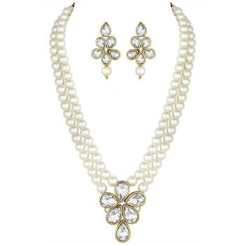 Traditional Kundan & Pearl Studded Necklace Jewellery Set For Women  2