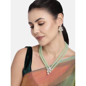 Traditional Kundan & Pearl Studded Necklace Jewellery Set For Women  1