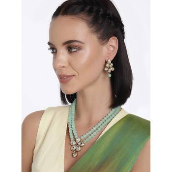 Traditional Kundan & Pearl Studded Necklace Jewellery Set For Women  3