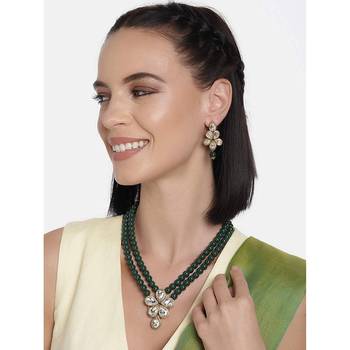 Traditional Kundan & Pearl Studded Necklace Jewellery Set For Women  3