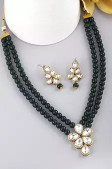 Traditional Kundan & Pearl Studded Necklace Jewellery Set For Women 