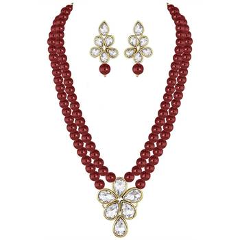 Traditional Kundan & Pearl Studded Necklace Jewellery Set For Women  4