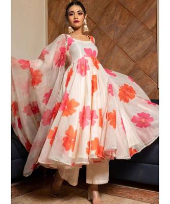 Off White Heavy Pedding Chinnon Gown with Organza Dupatta 2