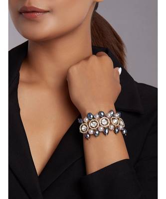 Hydro Mozanite Polki Bracelet With Grey Fresh Water Pearls 1